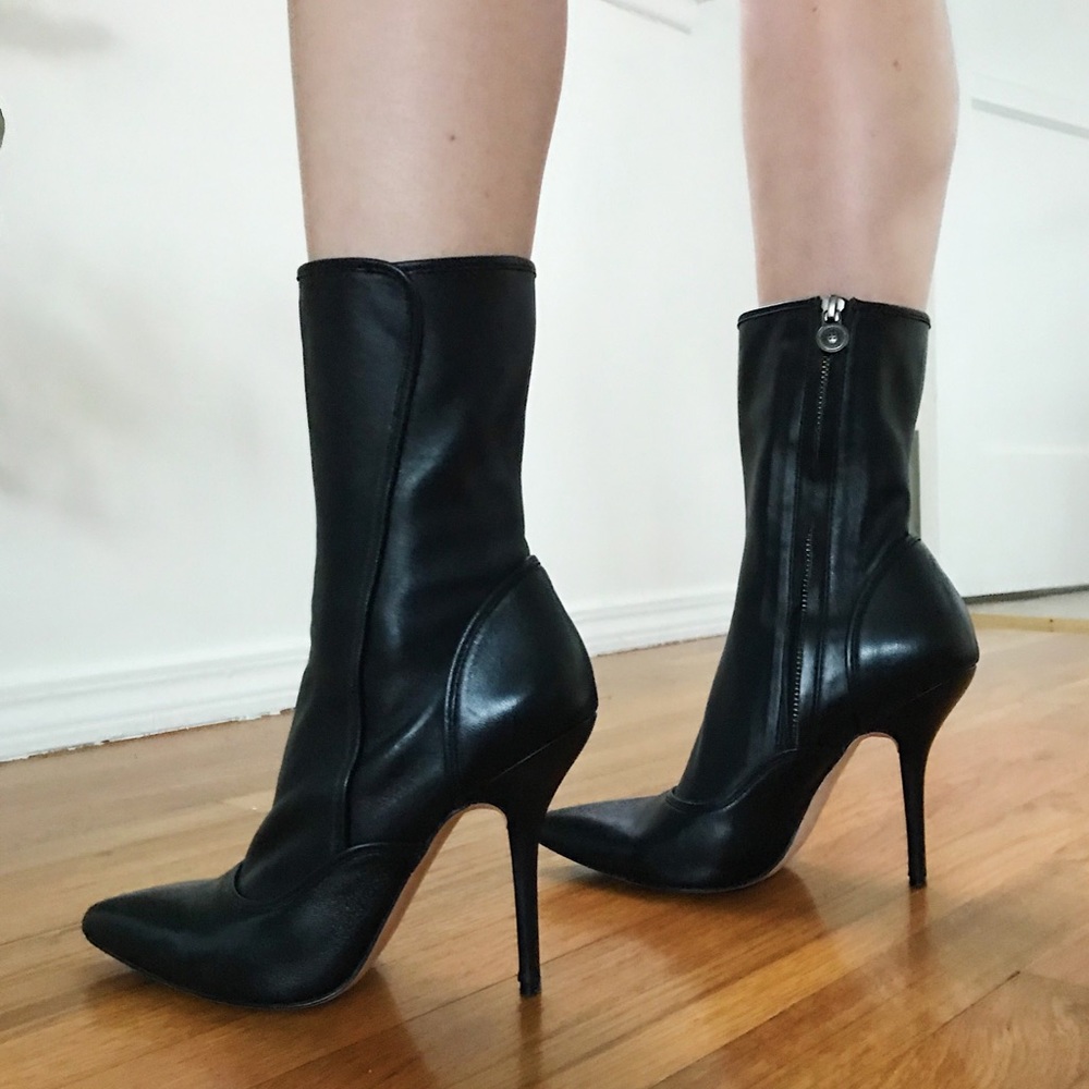 Leon Max// By Max Studio Leather Booties